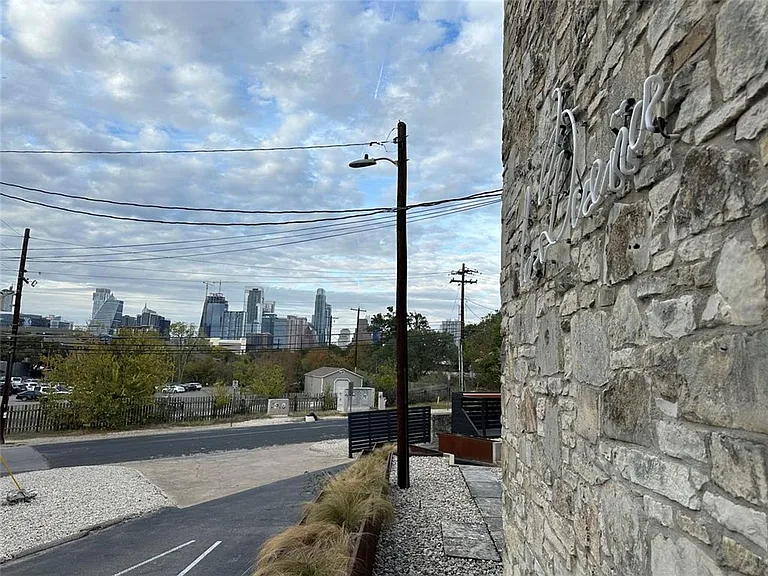 201 Academy Dr — Photo 8