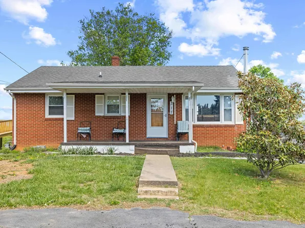 317 Ridge Rd, Staunton, VA 24401