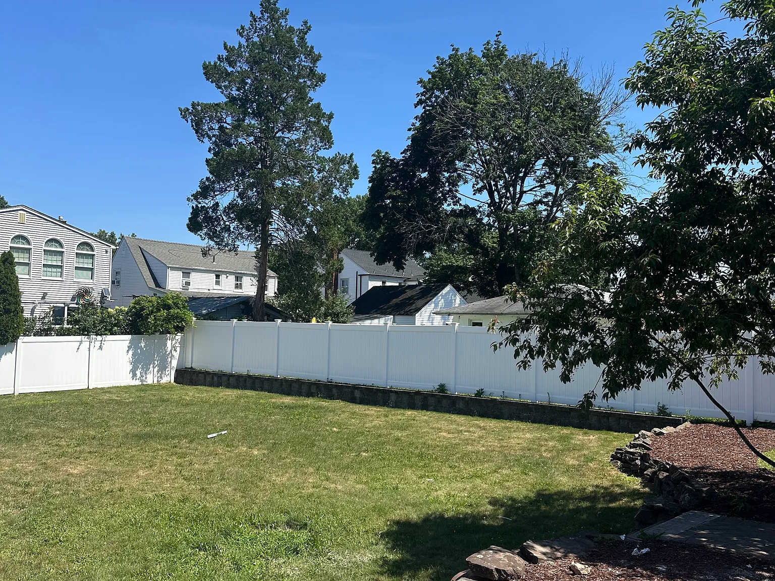 3 bed, 1390 sqft, $5,000 — Photo 3