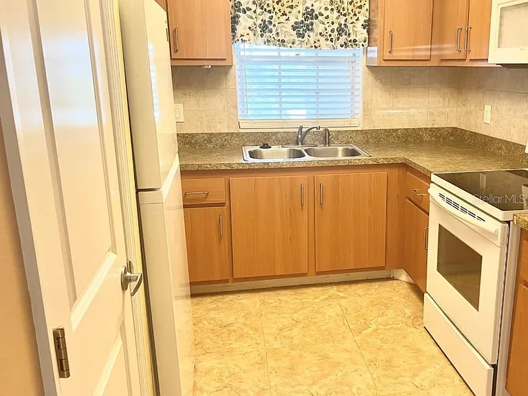 240 N Bayshore Blvd #102 — Photo 8