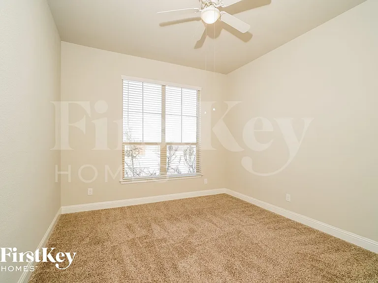 15013 Gladstone Dr — Photo 10