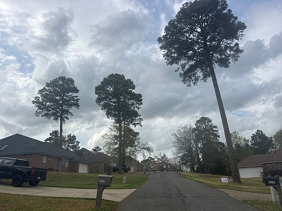 4th image of 3614 Lakeside Dr
