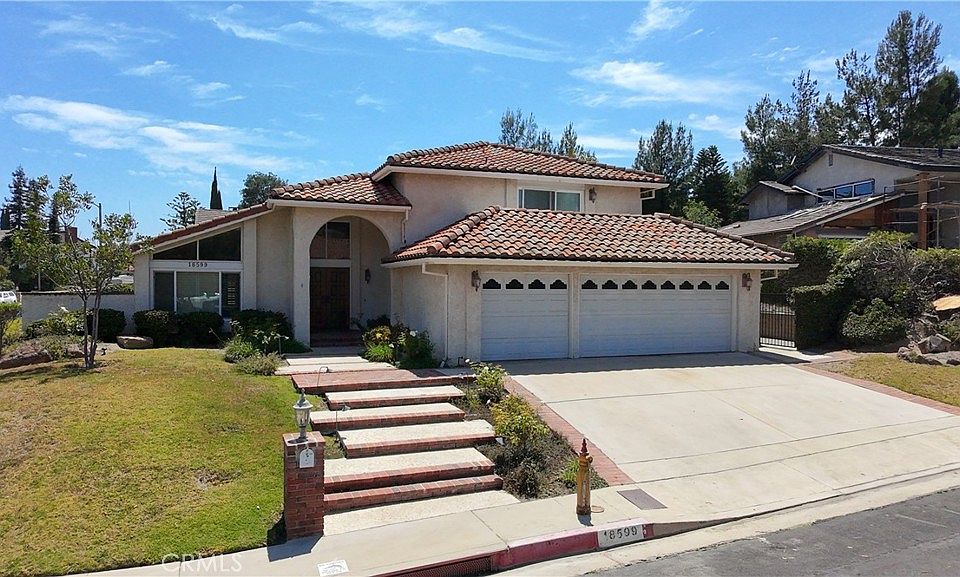1st image of 18599 Calle Vista Cir