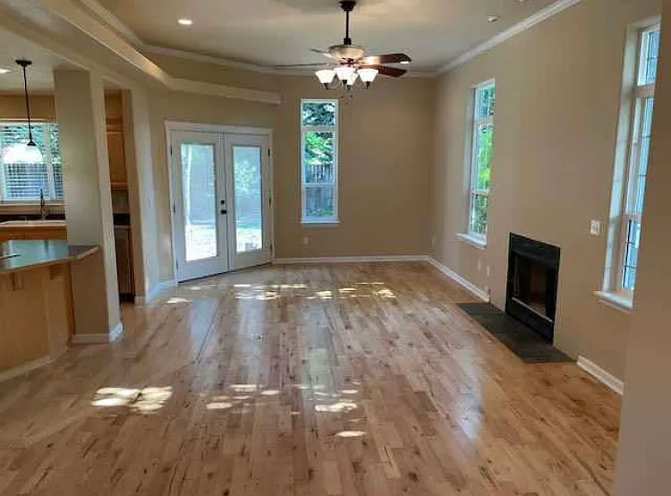 109 Sanger Ln — Photo 3