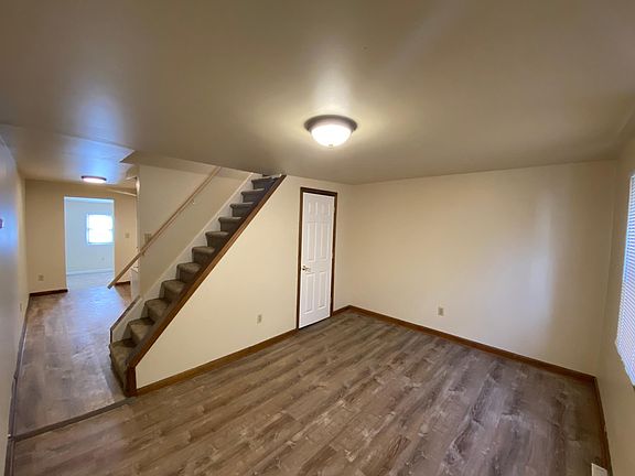 2nd image of 1520 Poplar St