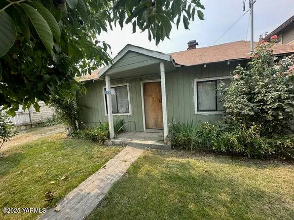 130 Burr St, Zillah, WA 98953