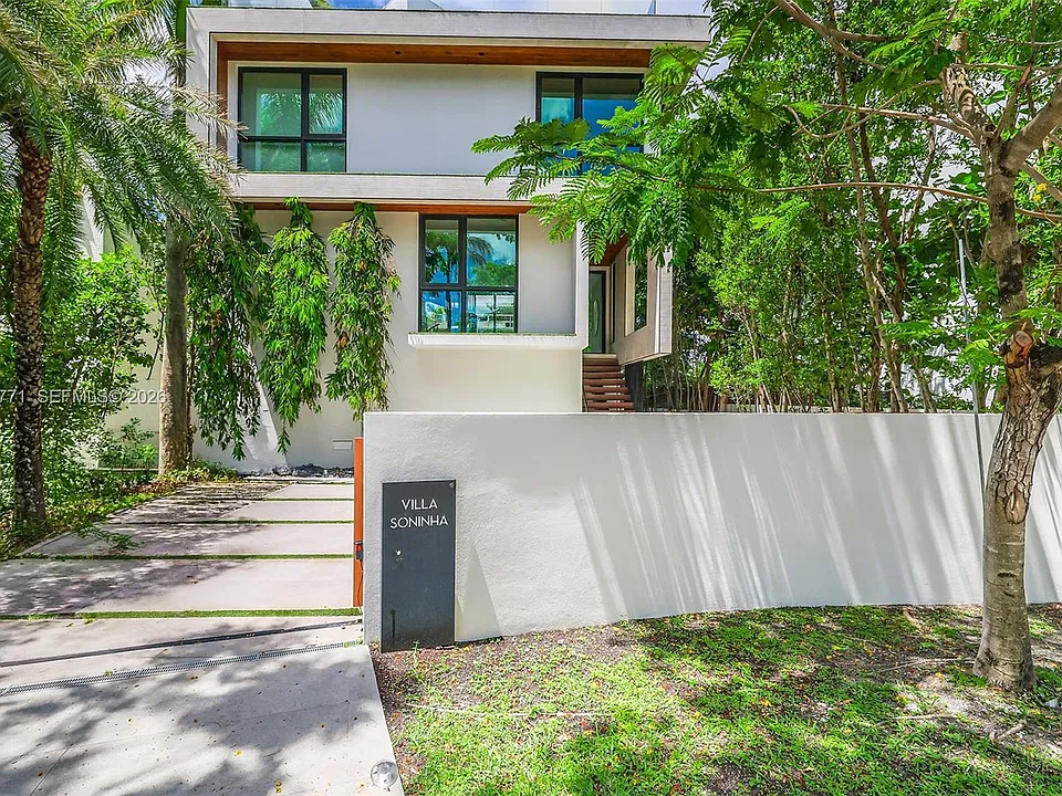 288 Palm Ave
