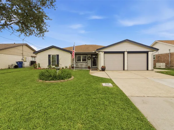 3710 17th St N, Texas City, TX 77590