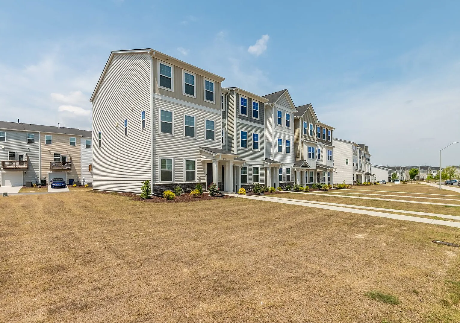 $500 OFF Your First Month's Rent! Beautiful End-Unit Townhome in Trace at Olde Towne | 3BR/3.5BA ... — Photo 2