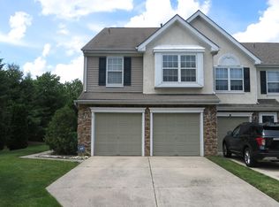 1 Hearthstone Ln, Marlton, NJ 08053