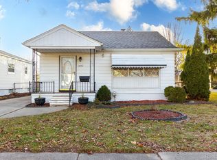 24724 Saxony Ave, Eastpointe, MI 48021