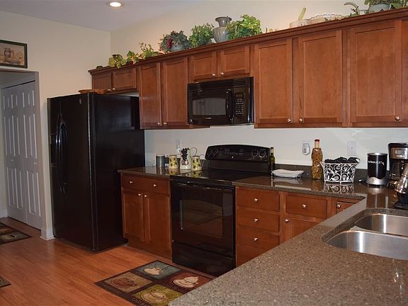 5th image of 414 Nandina Ct