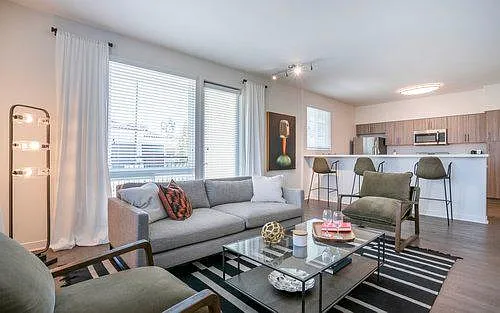 Rendezvous Apartments — Photo 10