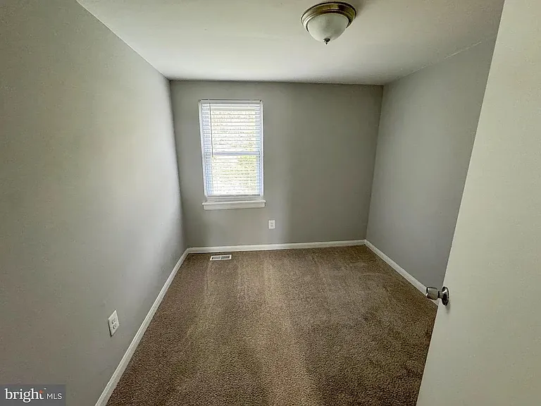 9226 Throgmorton Rd — Photo 13