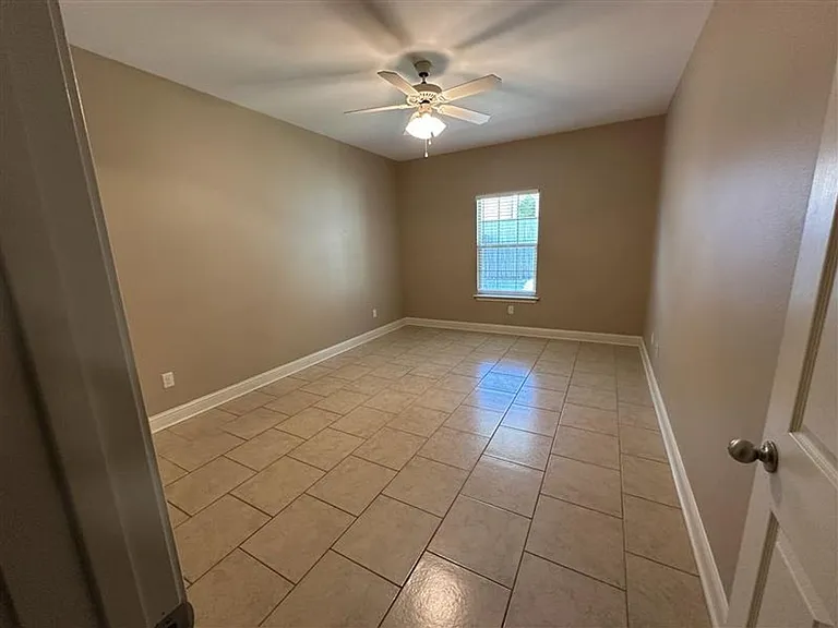 4002 Mobley Cir — Photo 16
