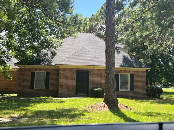 200 Merrywood Dr, Statesboro, GA 30458