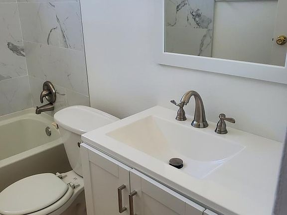 5th image of 4063 42nd St APT 6