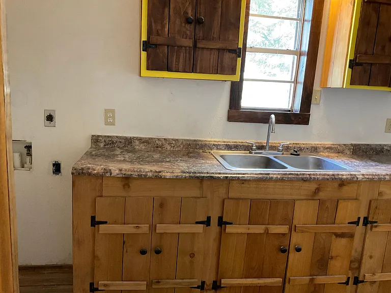 6937 CR109B — Photo 7