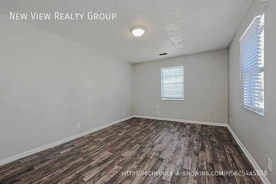 2 bed, 800 sqft, $1,350 — Photo 4