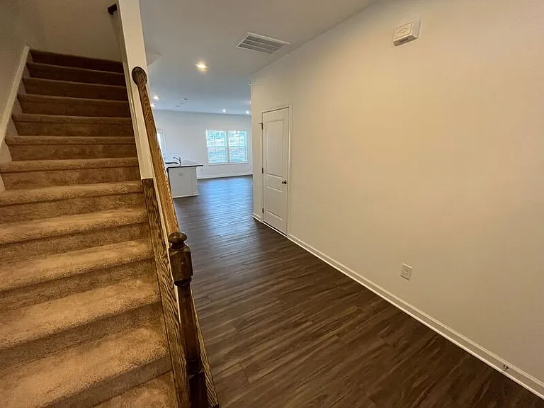 805 Star Ridge Dr — Photo 2