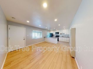 824 15th St APT 4, Oakland, CA 94607