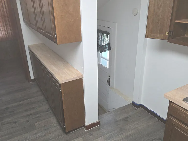 2025 W Kellogg Ave — Photo 8