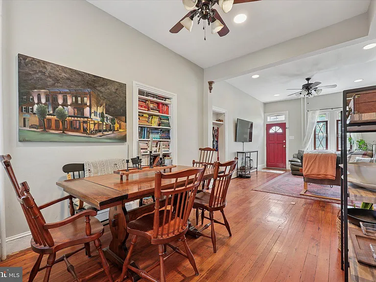 466 Conarroe St #1/2 — Photo 5