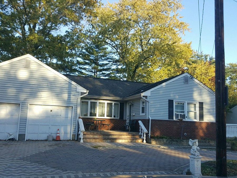 1st image of 19 Raymond Ct