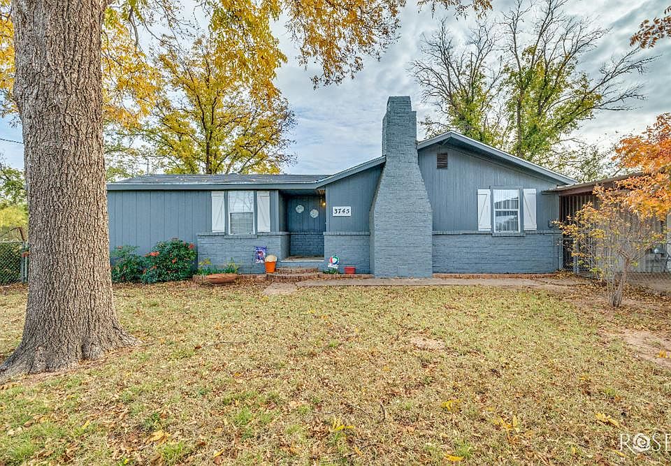 1st image of 3745 Lake Dr