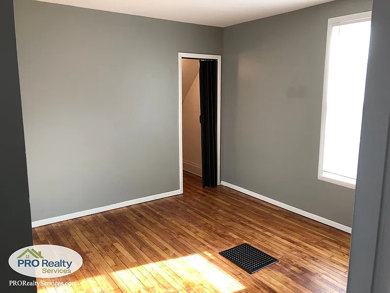 1520 Dayton Ave — Photo 11