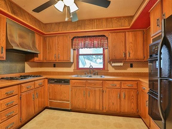 3rd image of 11904 Cline Ave