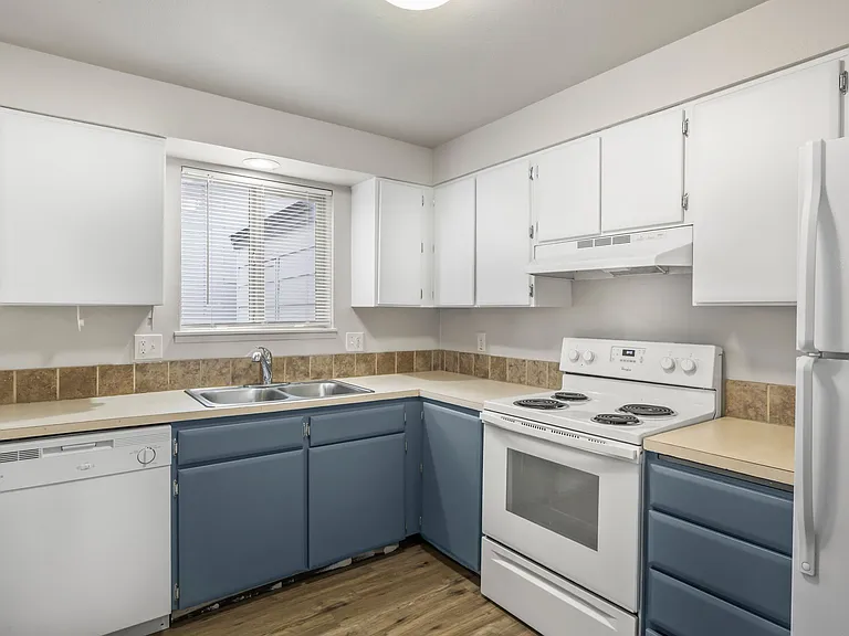 179 SW Hayes Ave — Photo 8
