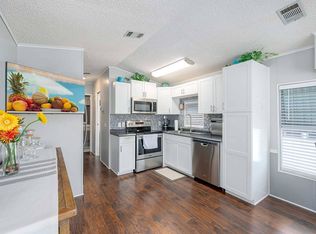 1095 Chinook Trl, Fort Myers Beach, FL 33931