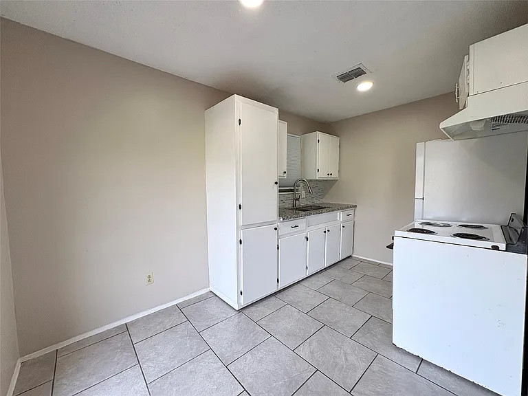 3021 Sycamore Ave #8 — Photo 9