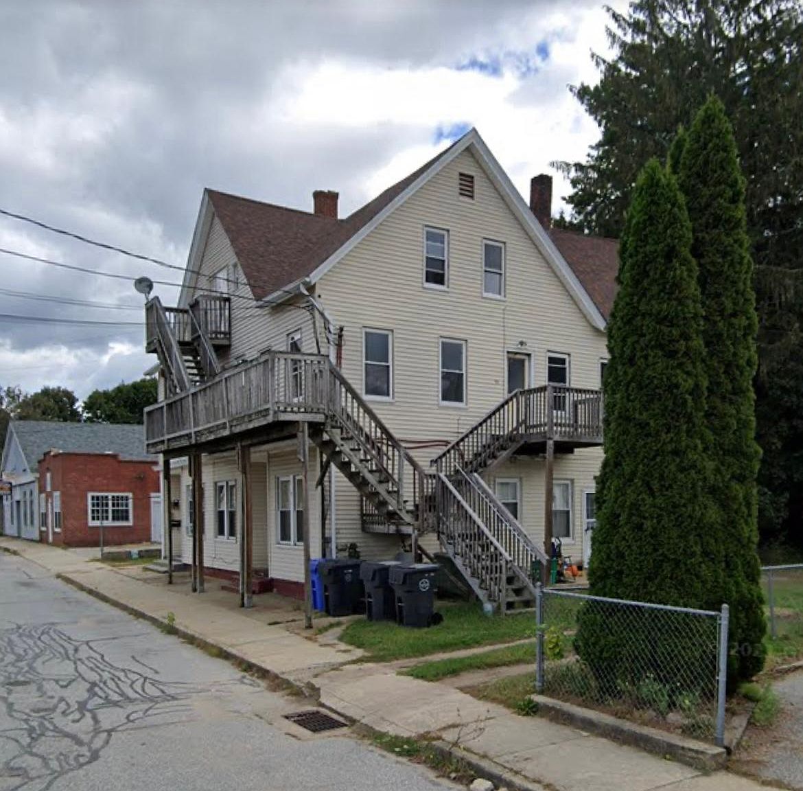 9 Mathewson St APT F, Jewett City, CT 06351 Zillow