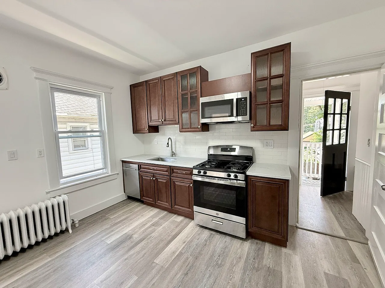 3 bed, 1325 sqft, $2,950 — Photo 1