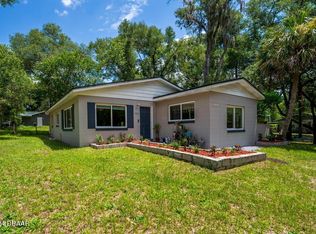 1123 W Winnemissett Ave, Deland, FL 32720