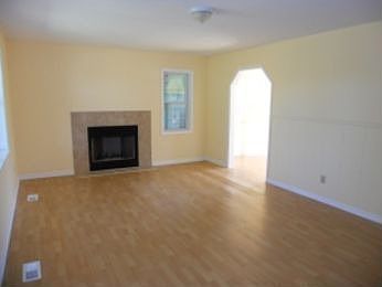 2nd image of 4308 Woodfield Dr