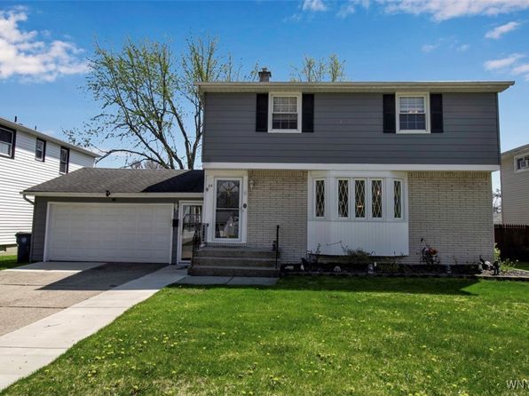 35 Joanie Ln, Buffalo, NY 14228