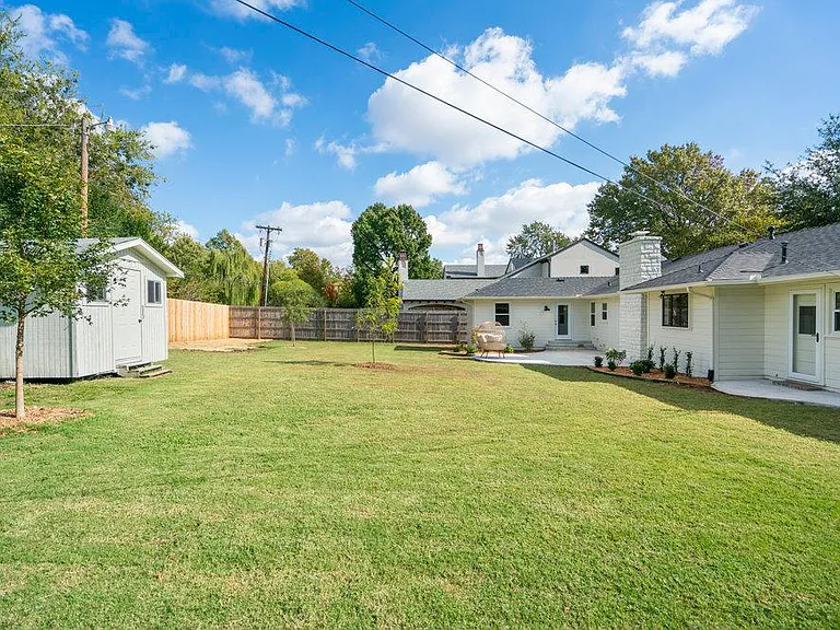 2923 E 27th Pl — Photo 38