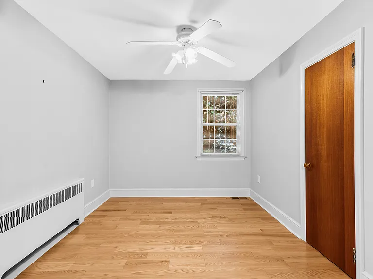 421 Lafayette St — Photo 17