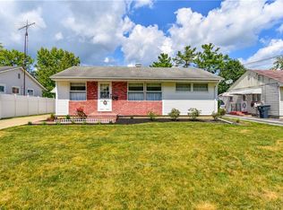 2230 Parkwood Dr NW, Warren, OH
