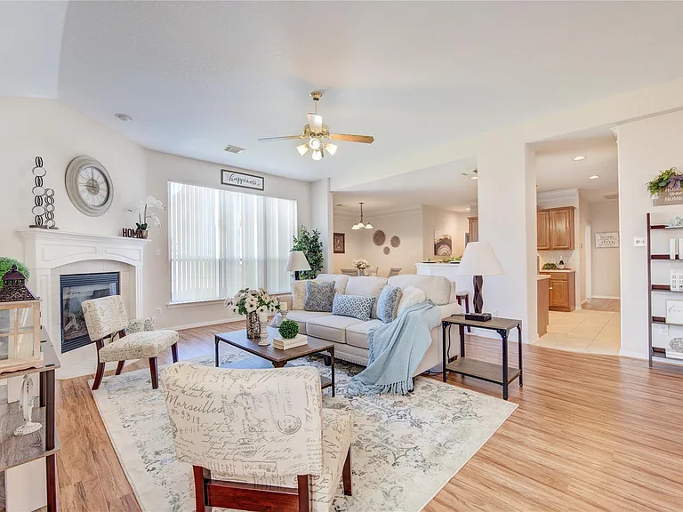 22514 Jutewood Ln — Photo 17