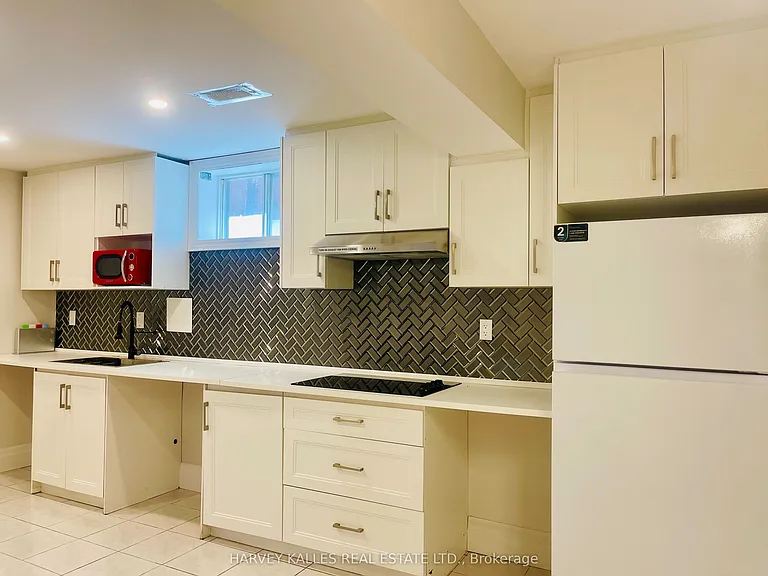 16 Rustic Rd #LOWER — Photo 3