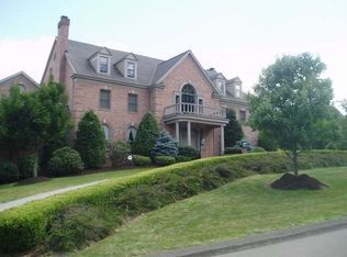 101 Lantern Cir, Mcmurray, PA 15317