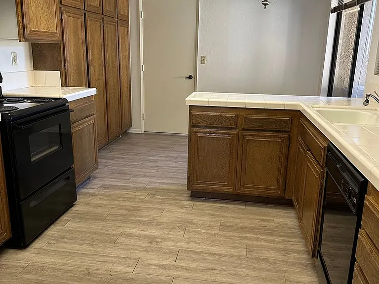 31324 Village 31 — Photo 3