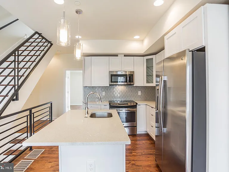 3401 Hamilton St #6 — Photo 17
