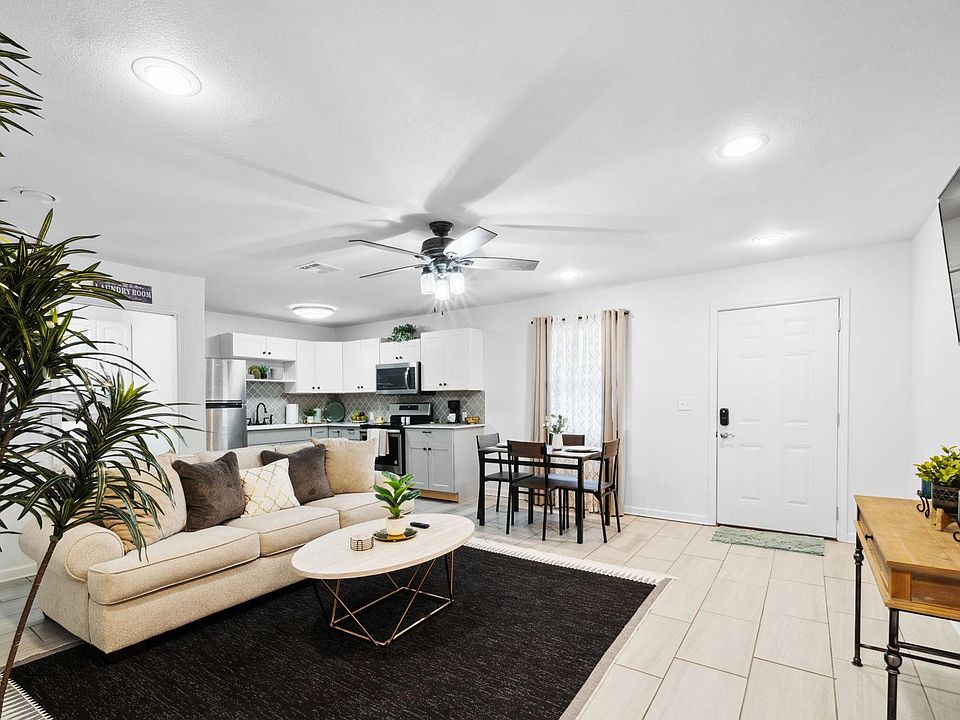 1st image of 5111 Ashwood Dr #2