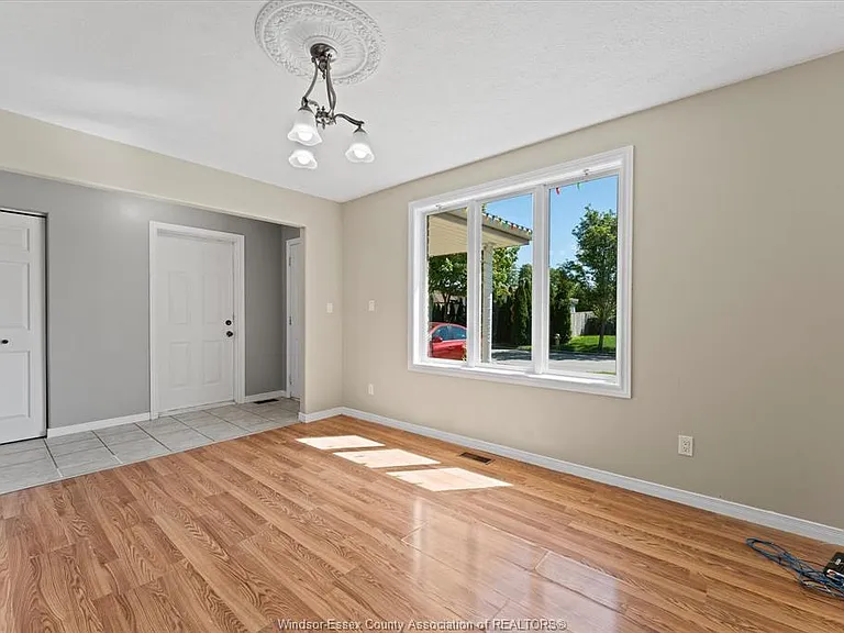 9347 Tamarack St — Photo 10