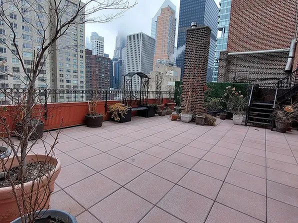 320 East 57th Street image 9 of 14